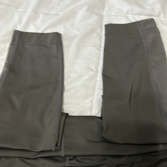 Joy Lab medium capri spandex. 14.5” waist 24” inseam EUC - Picture 3 of 3